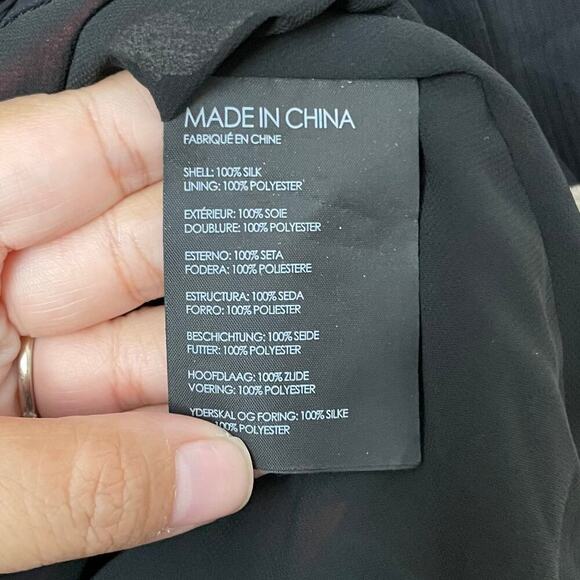 Club Monaco Top Womens XS Black Silk Floral Wrap Tie Bell Sleeve Darlana Vamp - Picture 13 of 14